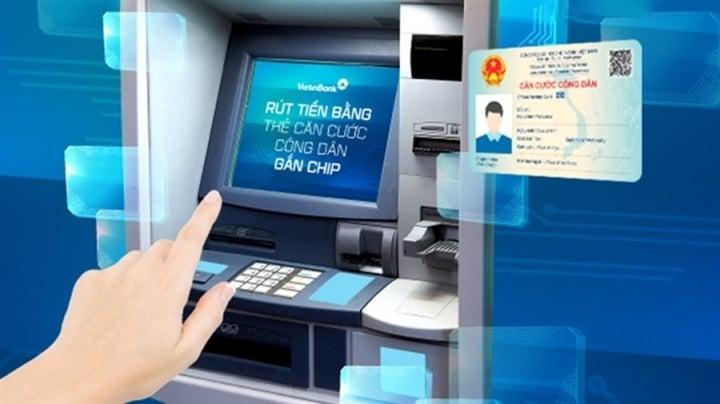 Người dân có thể rút tiền bằng CCCD gắn chip. (Ảnh: VietinBank)