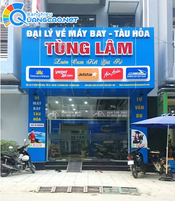 bảng hiệu vé máy bay